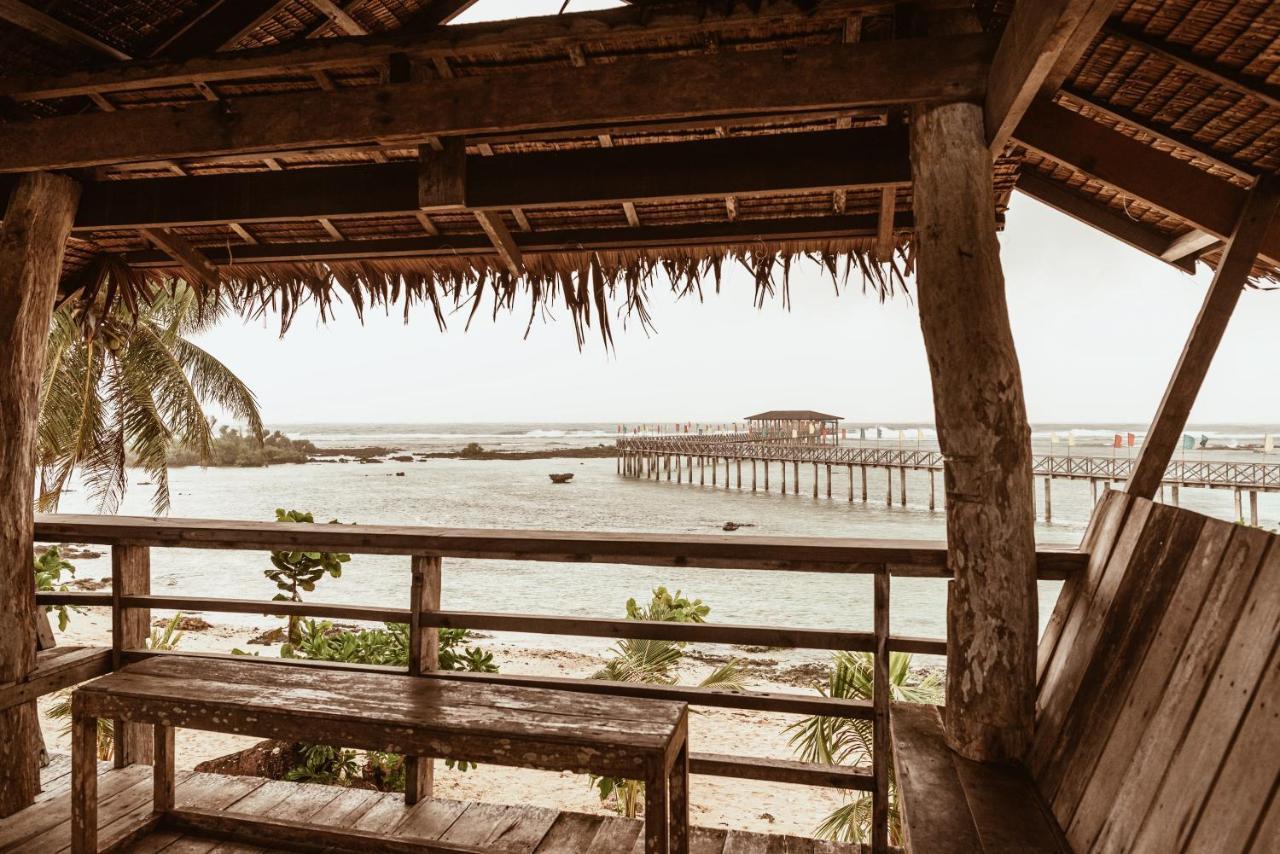Alon Cloud9 Beach Front Catangnan المظهر الخارجي الصورة