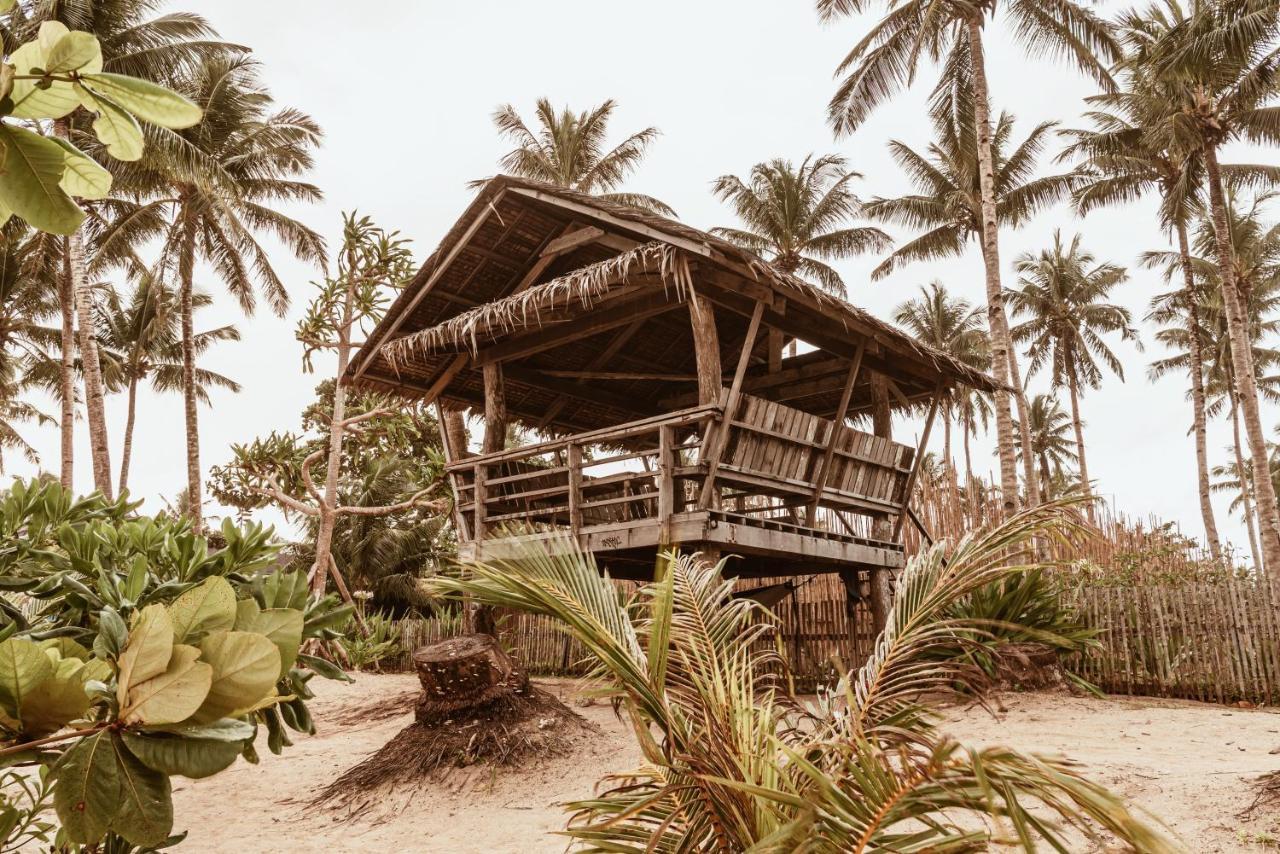 Alon Cloud9 Beach Front Catangnan المظهر الخارجي الصورة