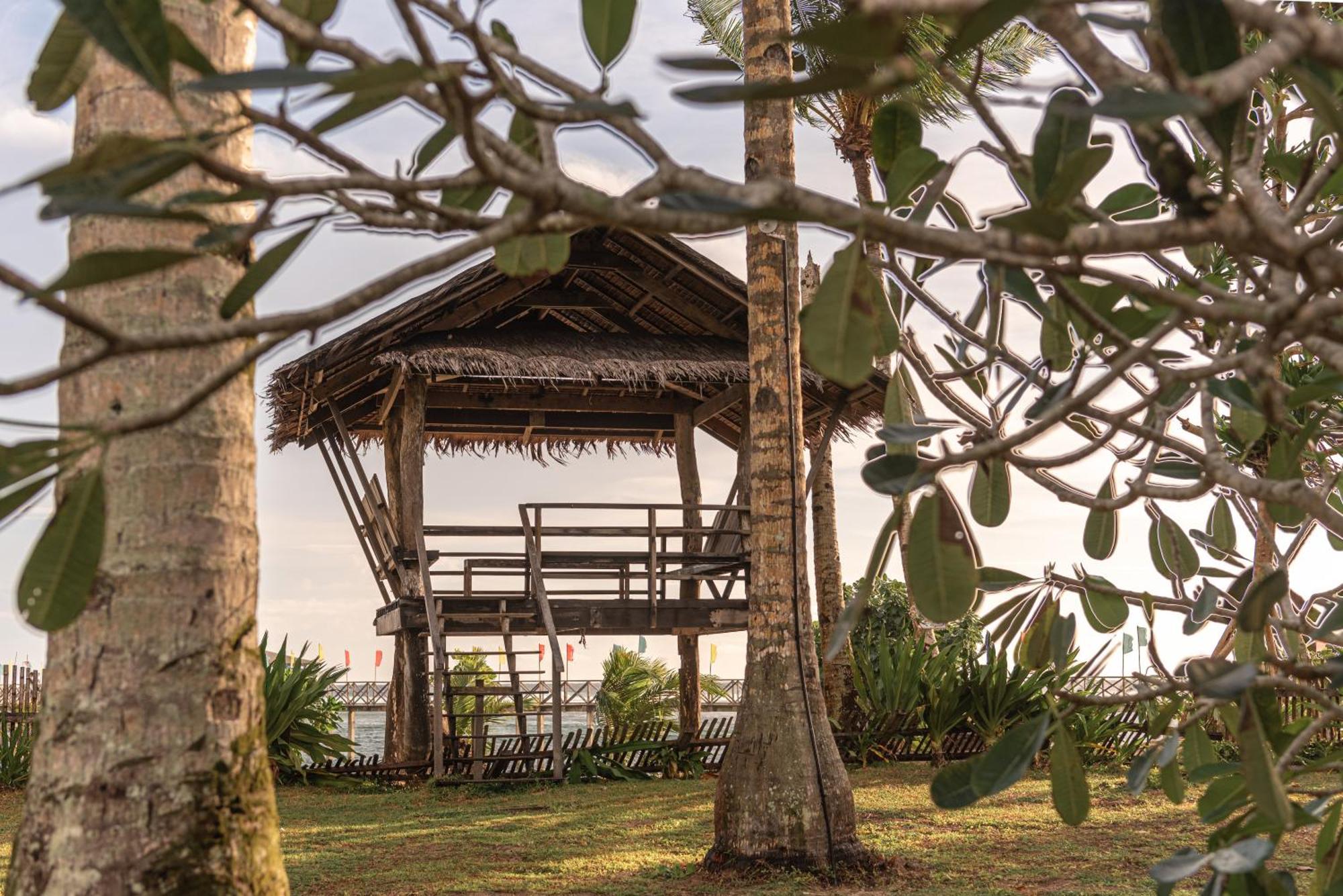 Alon Cloud9 Beach Front Catangnan المظهر الخارجي الصورة