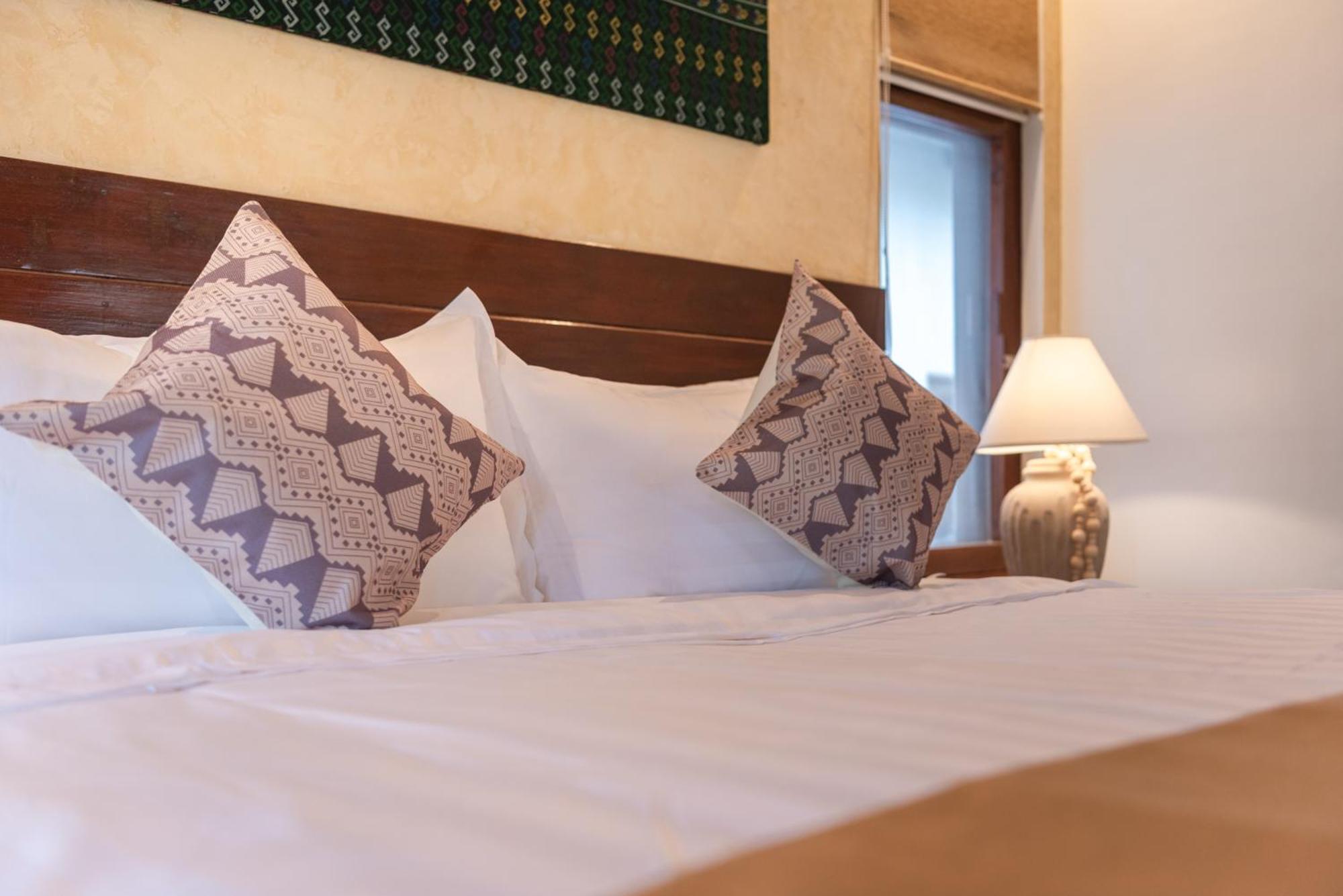 Alon Cloud9 Beach Front Catangnan المظهر الخارجي الصورة