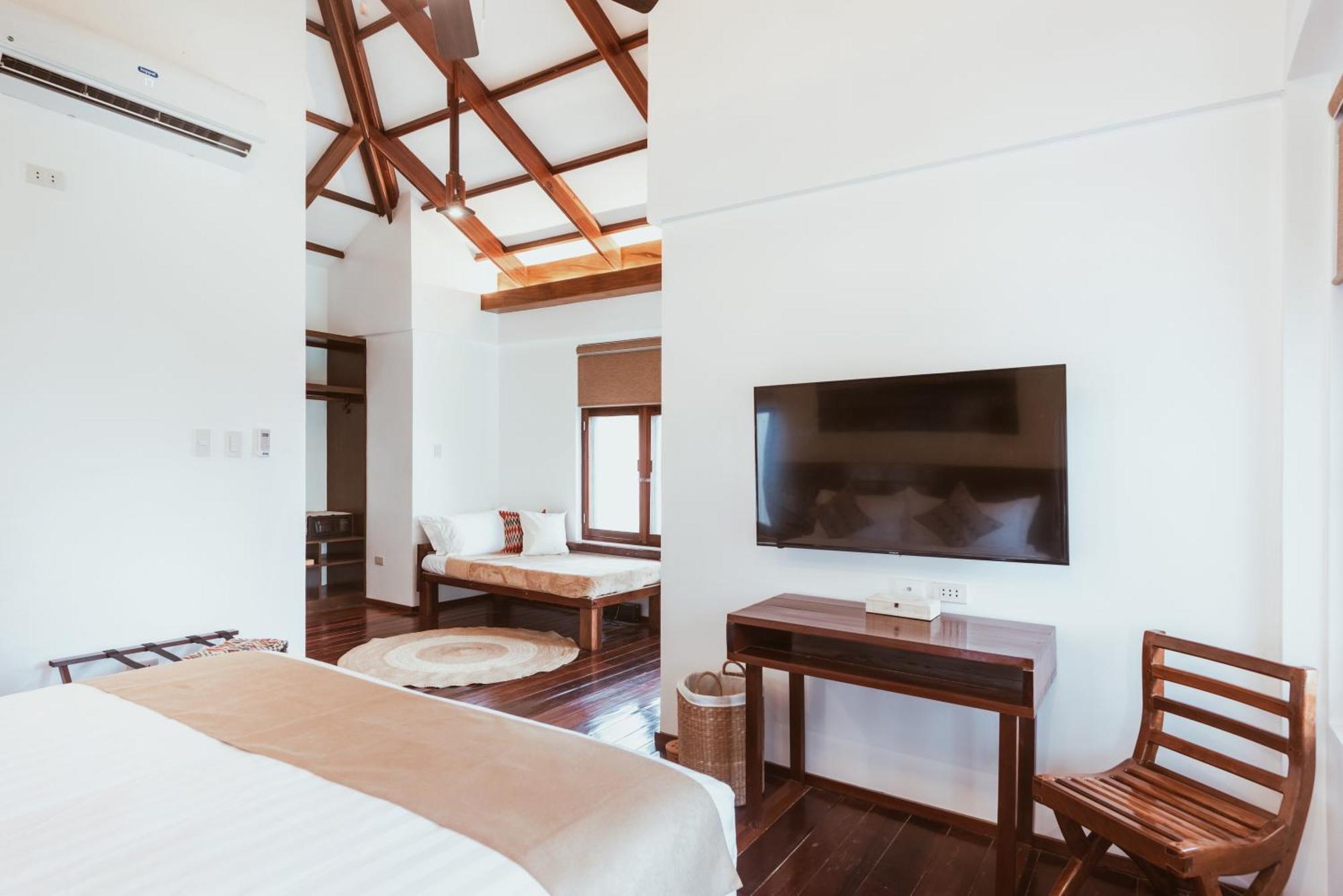 Alon Cloud9 Beach Front Catangnan المظهر الخارجي الصورة